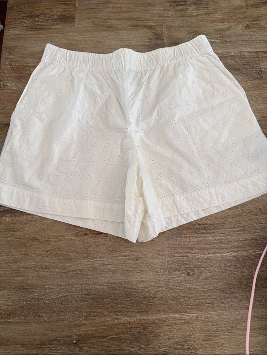 GAP Pants - GAP White Eyelet High-Waist Elastic Shorts
